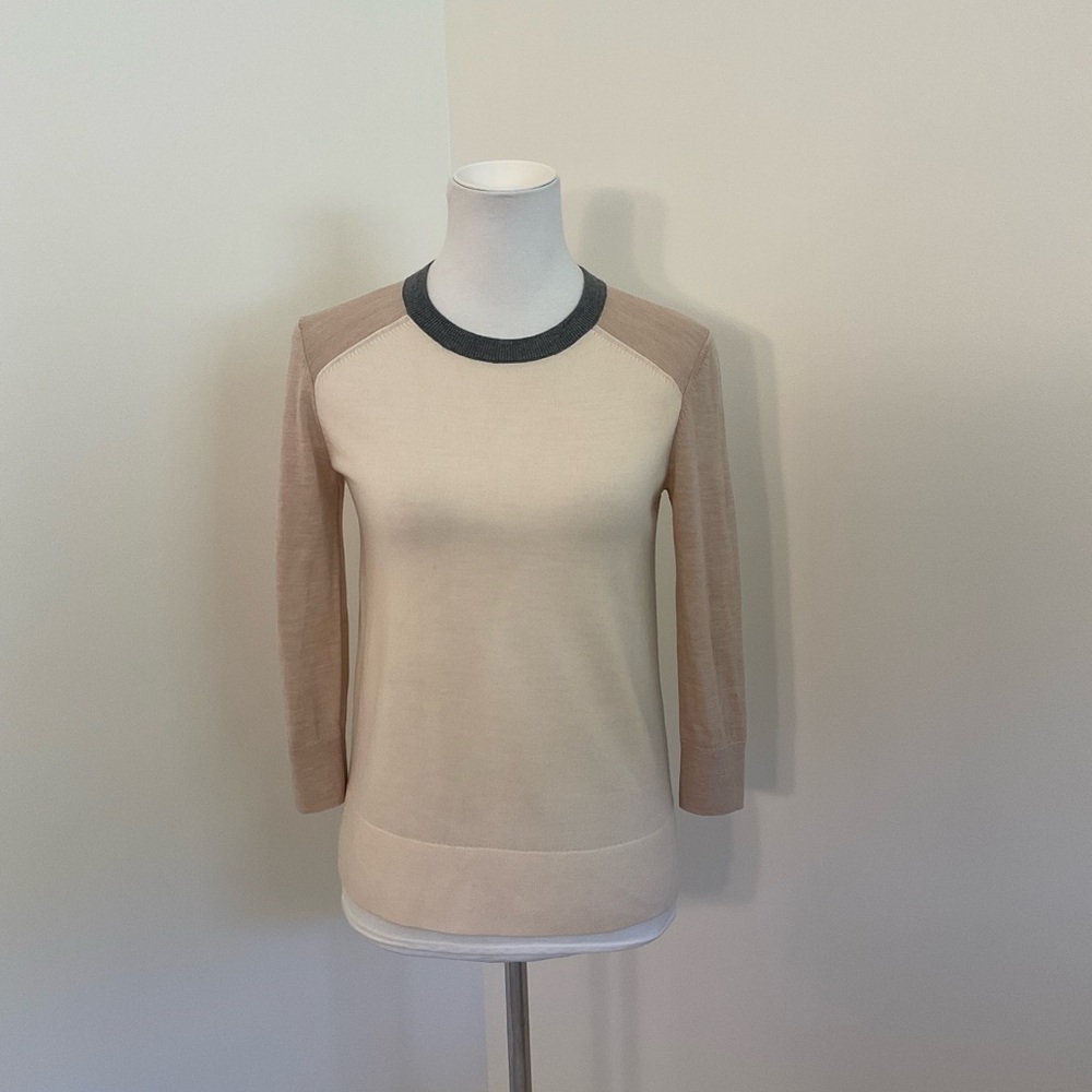 Banana Republic Beige Sweater with Charcoal Trim